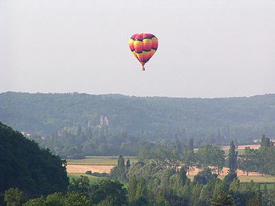 Mongolfière sur la plaine de l'Osse